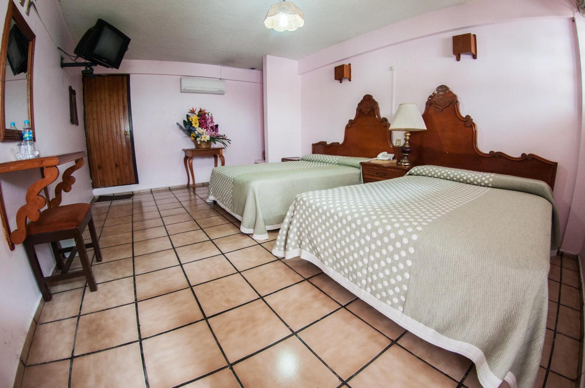 Hotel Michelle 3*
